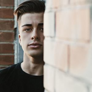 Meet your Posher, Chase